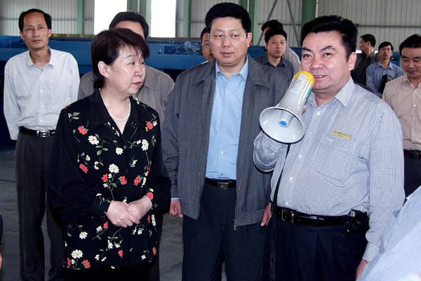 安徽省人大常委會副主任文海英來中德機床視察 安徽省人大常委會副主任文海英來中德機床視察