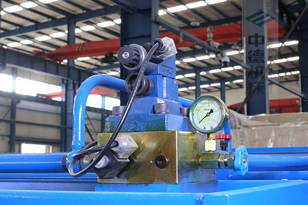 ZDS-2032采用國內高品質液壓閥,不漏油,無故障,能實時顯示油壓,并采用全金屬高壓管連接保證質量.jpg ZDS-2032采用國內高品質液壓閥,不漏油,無故障,能實時顯示油壓,并采用全金屬高壓管連接保證質量.jpg