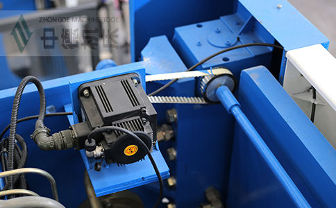 ZDPK16032配有Y軸伺服定位功能,能精確有效提高Y軸精度,并使工作效率明顯提高.jpg ZDPK16032配有Y軸伺服定位功能,能精確有效提高Y軸精度,并使工作效率明顯提高.jpg